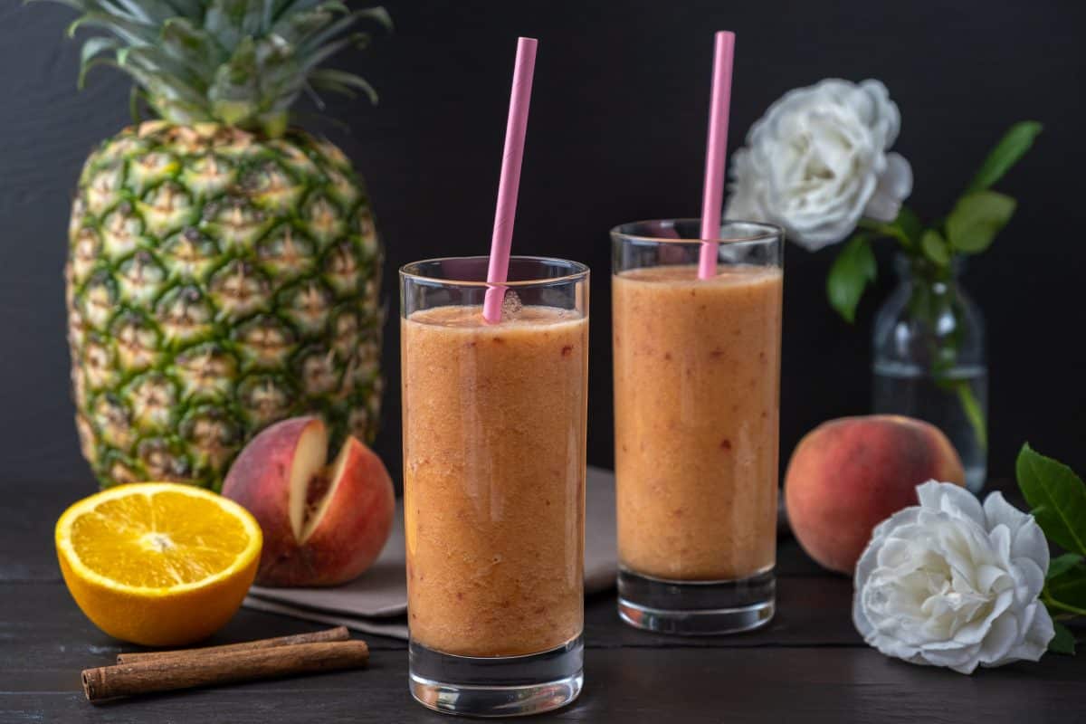A Short and Quick Guide to Making a Spicy Chard and Pineapple Smoothie
